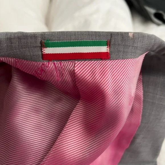 Men’s moschino gray with pink inside suit